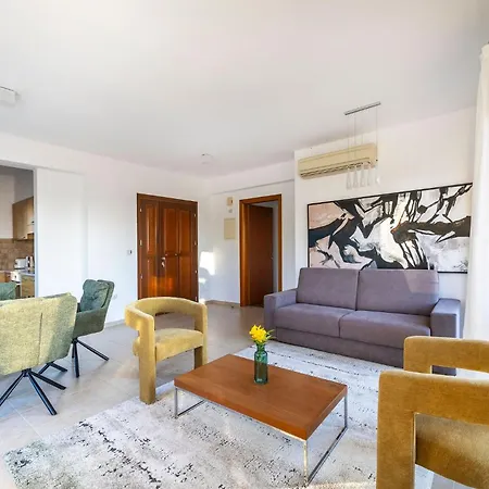 Apartment Bright With Shared Pool In Aphrodite Hills Kouklia
