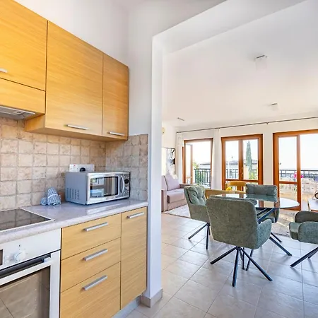 Bright With Shared Pool In Aphrodite Hills * Kouklia